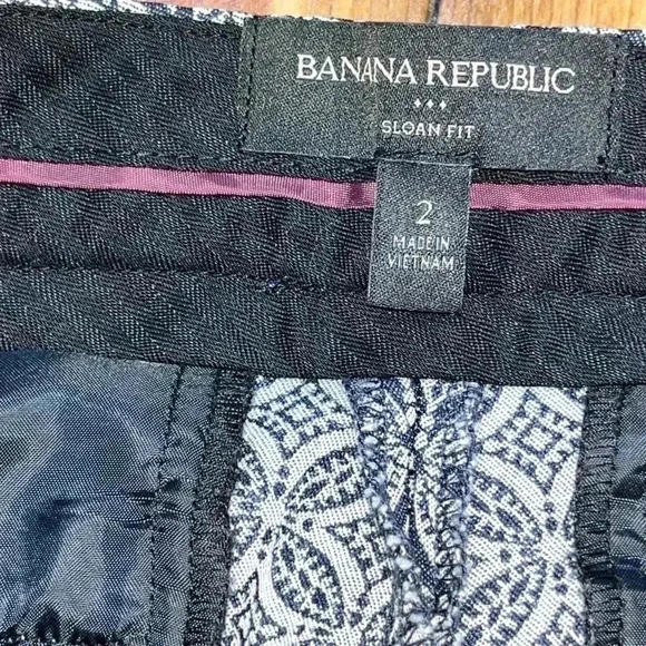 Banana Republic Sloan Fit Floral Abstract Pattern Navy and gray Pants - Picture 9 of 12